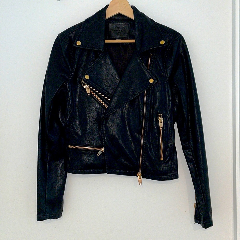 Nordstrom like new coat with rose gold zippers